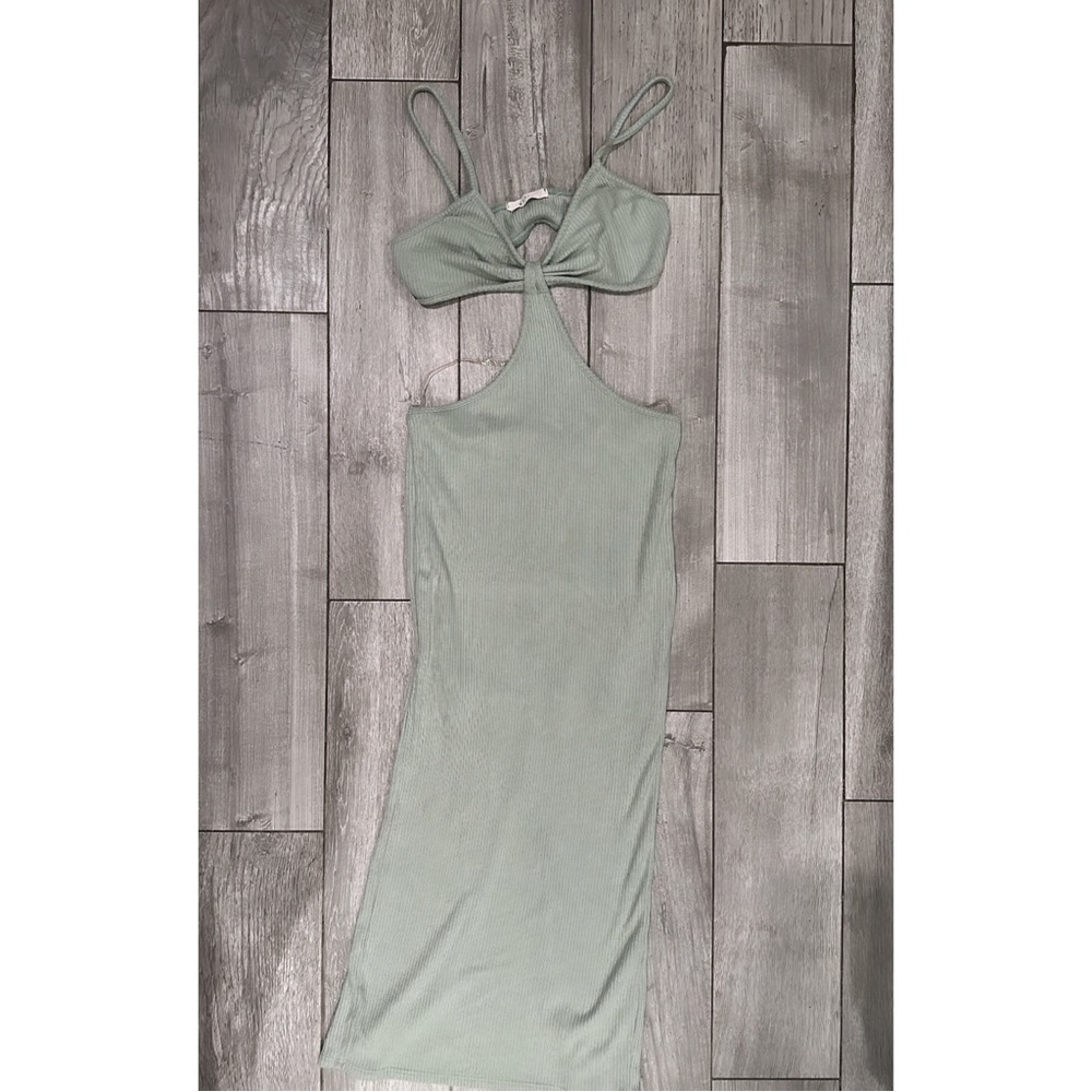 Dress 👗 - Picture 3 of 5